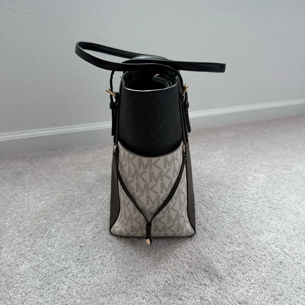 Michael Kors Voyager Large Signature Logo Tote Bag- Black and Brown - Picture 4 of 15